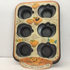 Baking pan Non stick cupcakes shape  for 6. Castle Brand